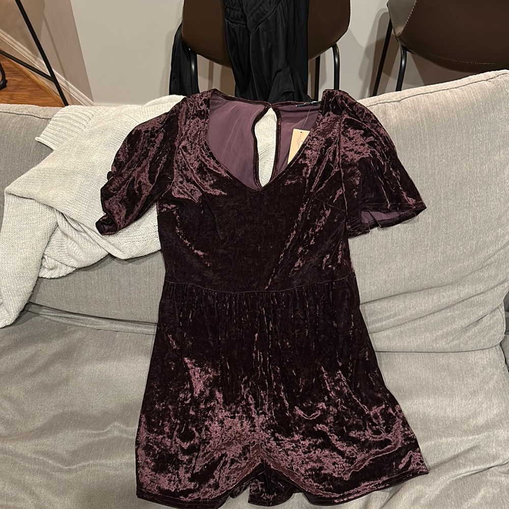 American Eagle Outfitters Velvet Short Sleeve Romper in Deep Plum